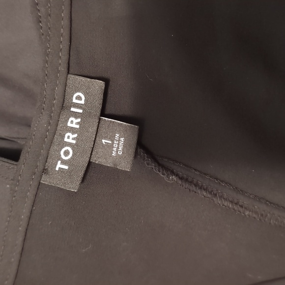 Torrid Georgette Twist Front Blouse - Picture 5 of 5